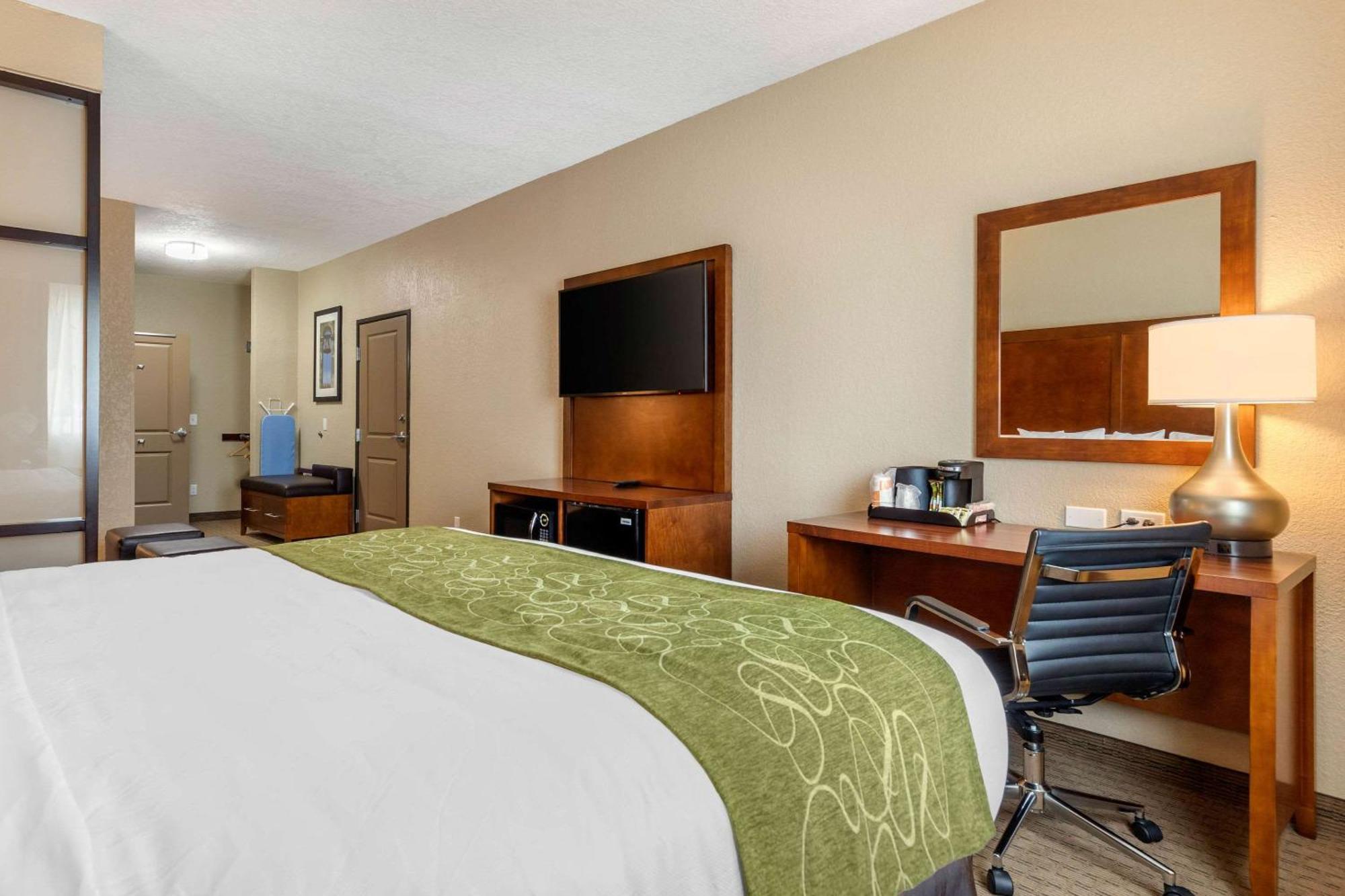Comfort Suites San Antonio Airport North Exterior photo