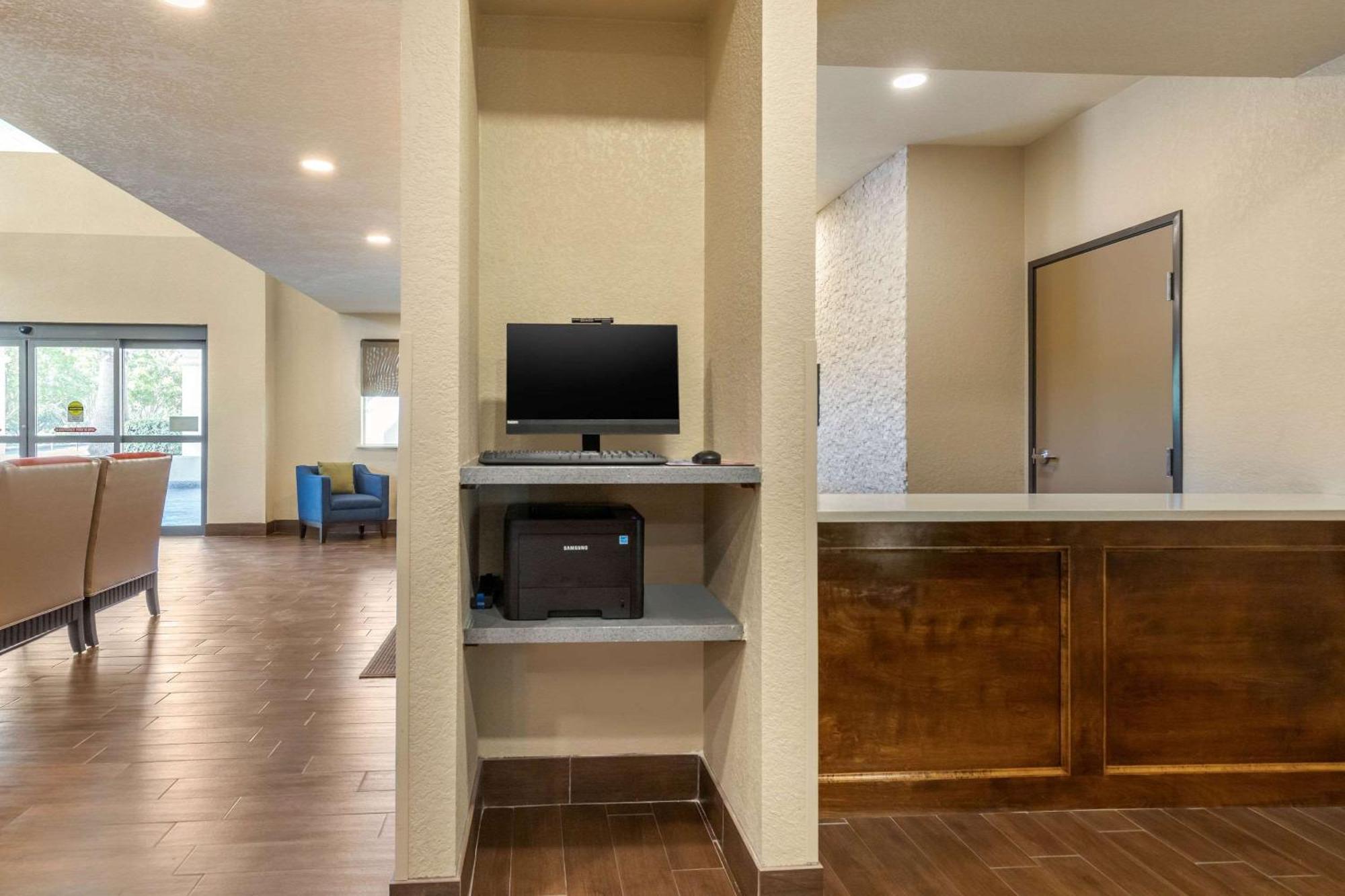 Comfort Suites San Antonio Airport North Exterior photo